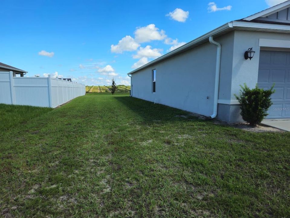 For Rent: $1,900 (4 beds, 2 baths, 1696 Square Feet)