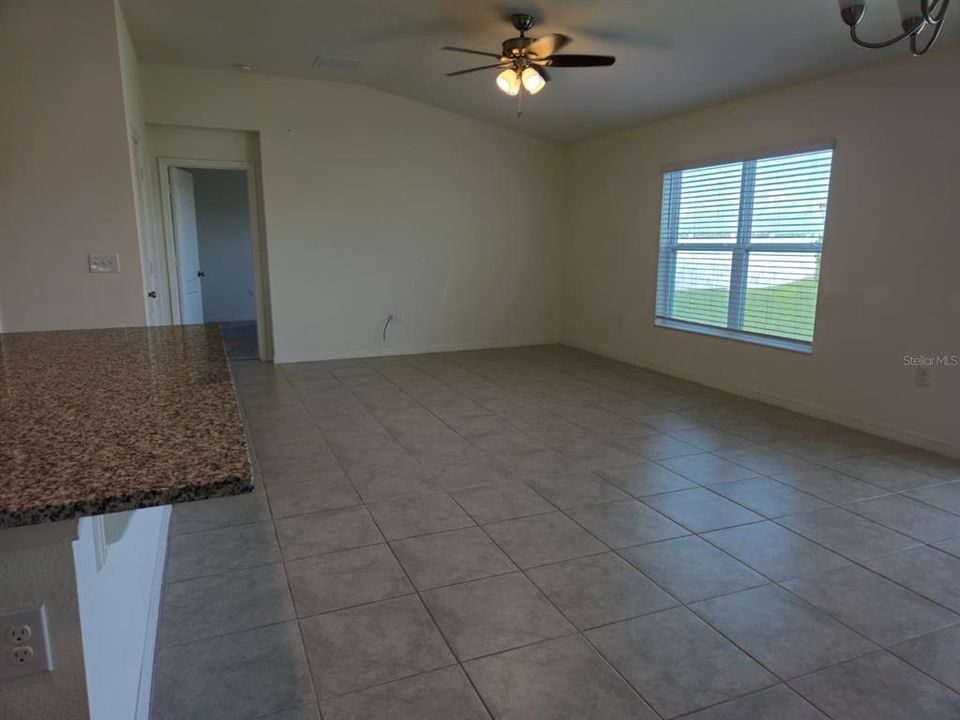 For Rent: $1,900 (4 beds, 2 baths, 1696 Square Feet)
