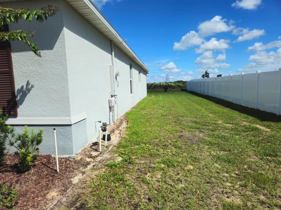For Rent: $1,900 (4 beds, 2 baths, 1696 Square Feet)
