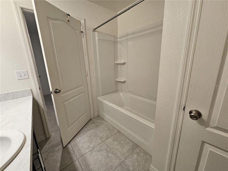 For Rent: $1,900 (4 beds, 2 baths, 1696 Square Feet)