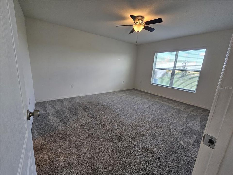 For Rent: $1,900 (4 beds, 2 baths, 1696 Square Feet)