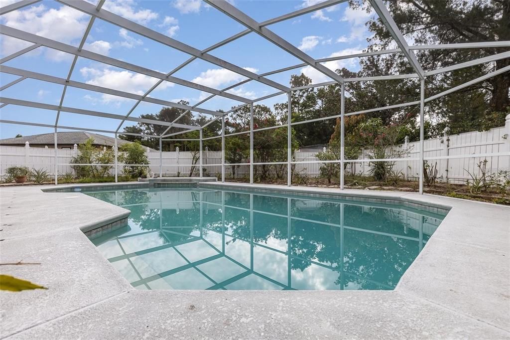 Active With Contract: $390,000 (3 beds, 2 baths, 1492 Square Feet)