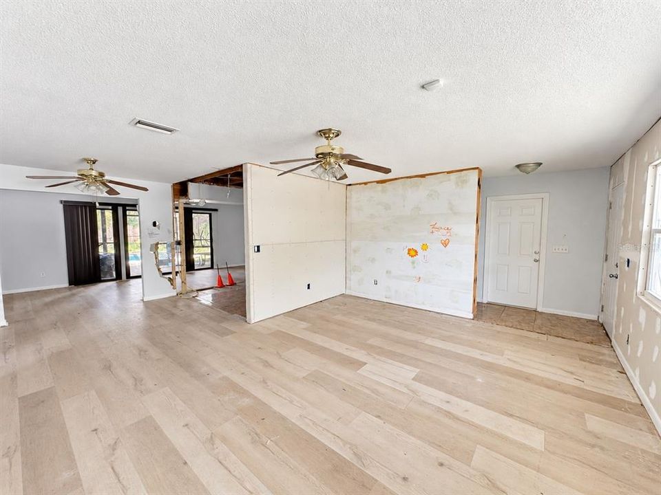 En Venta: $325,000 (2 camas, 2 baños, 1341 Pies cuadrados)