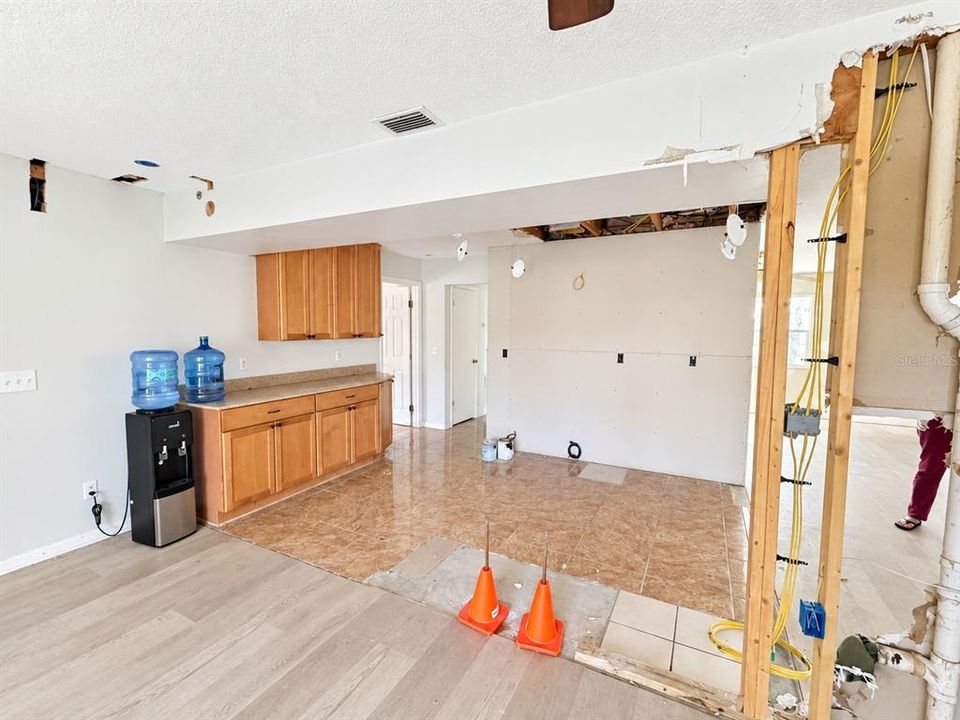 En Venta: $325,000 (2 camas, 2 baños, 1341 Pies cuadrados)