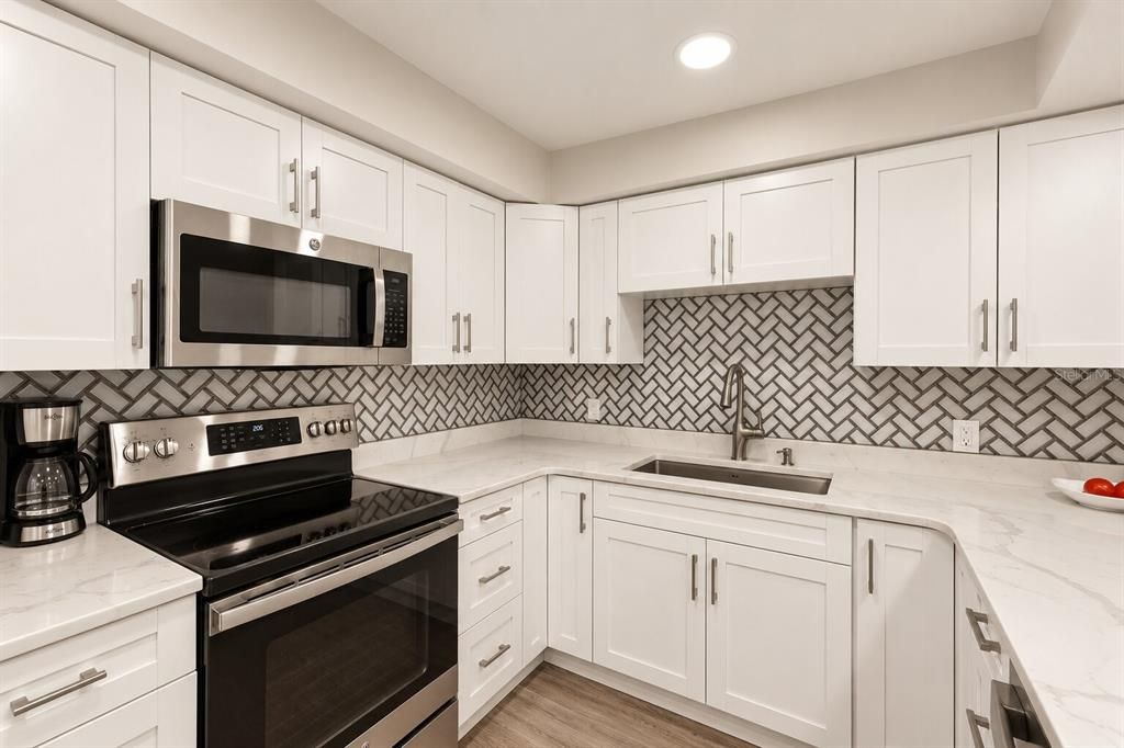 For Sale: $814,999 (2 beds, 2 baths, 1385 Square Feet)