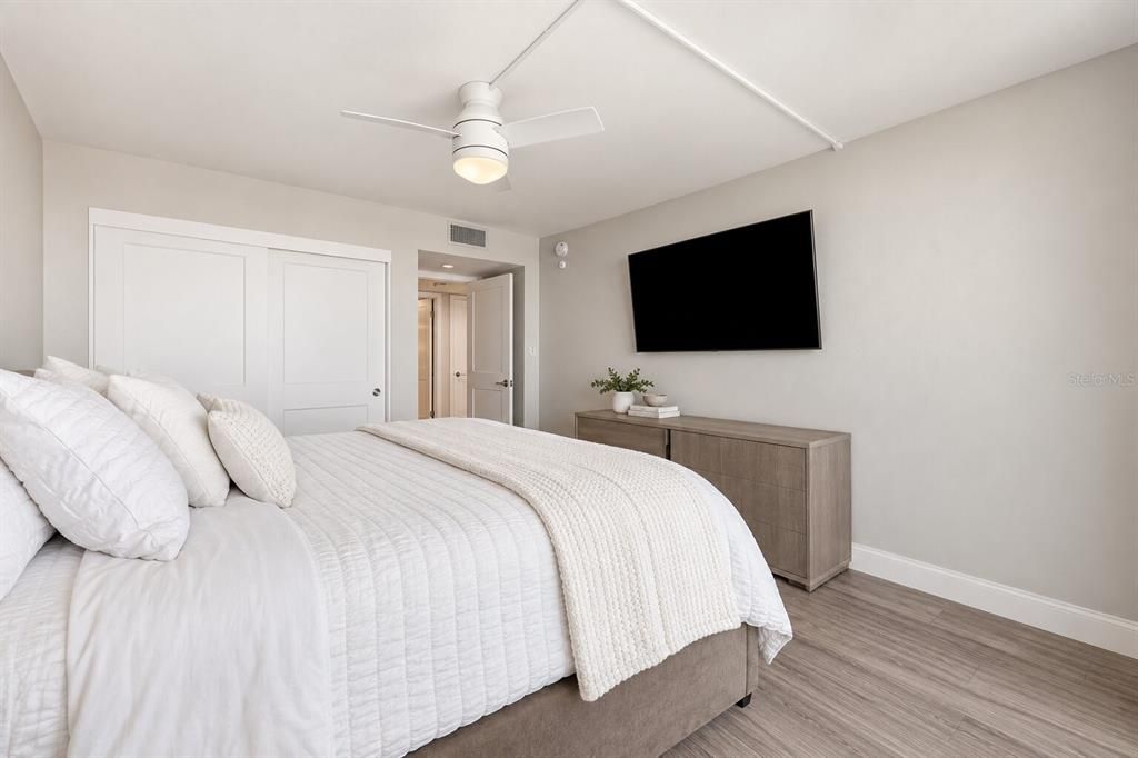 For Sale: $814,999 (2 beds, 2 baths, 1385 Square Feet)