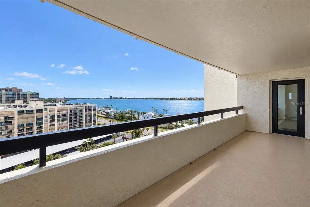 For Sale: $814,999 (2 beds, 2 baths, 1385 Square Feet)