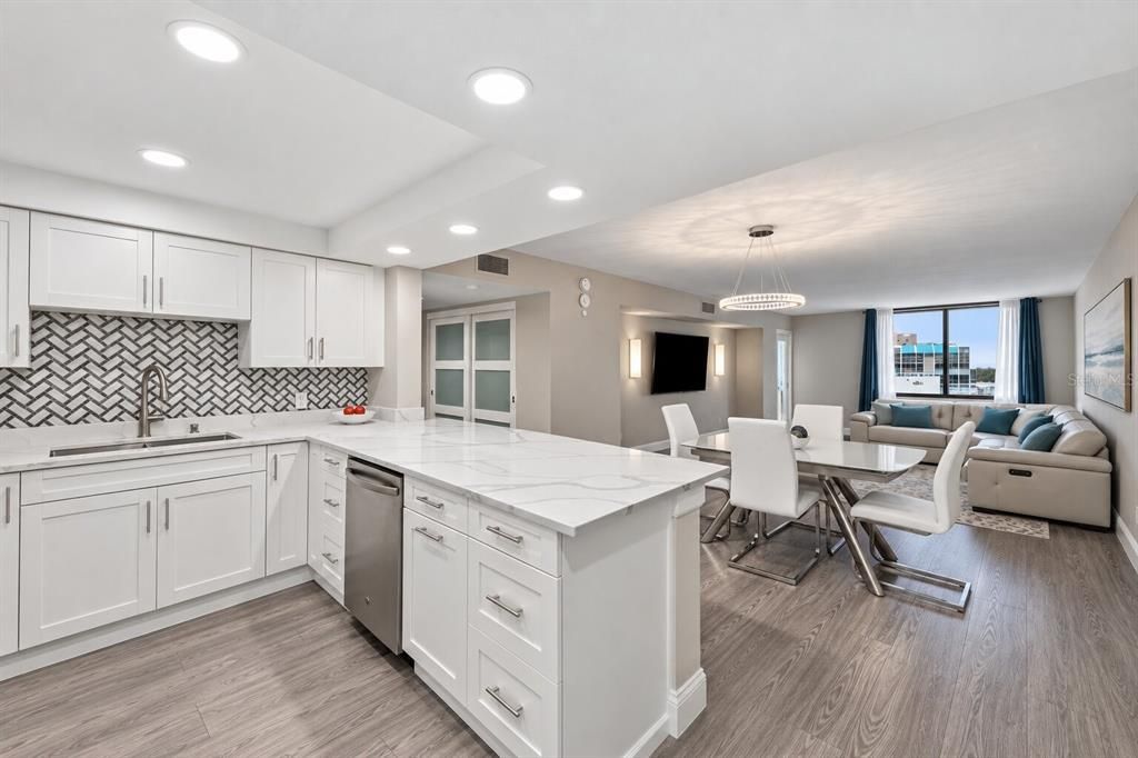 For Sale: $814,999 (2 beds, 2 baths, 1385 Square Feet)