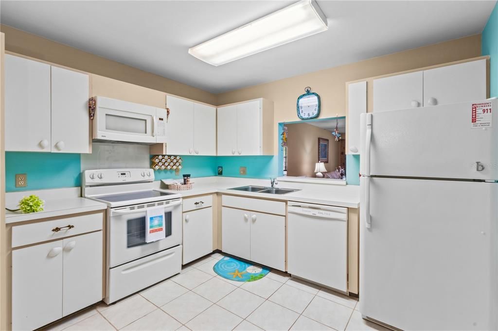 待售: $215,000 (2 贝兹, 2 浴室, 1728 平方英尺)