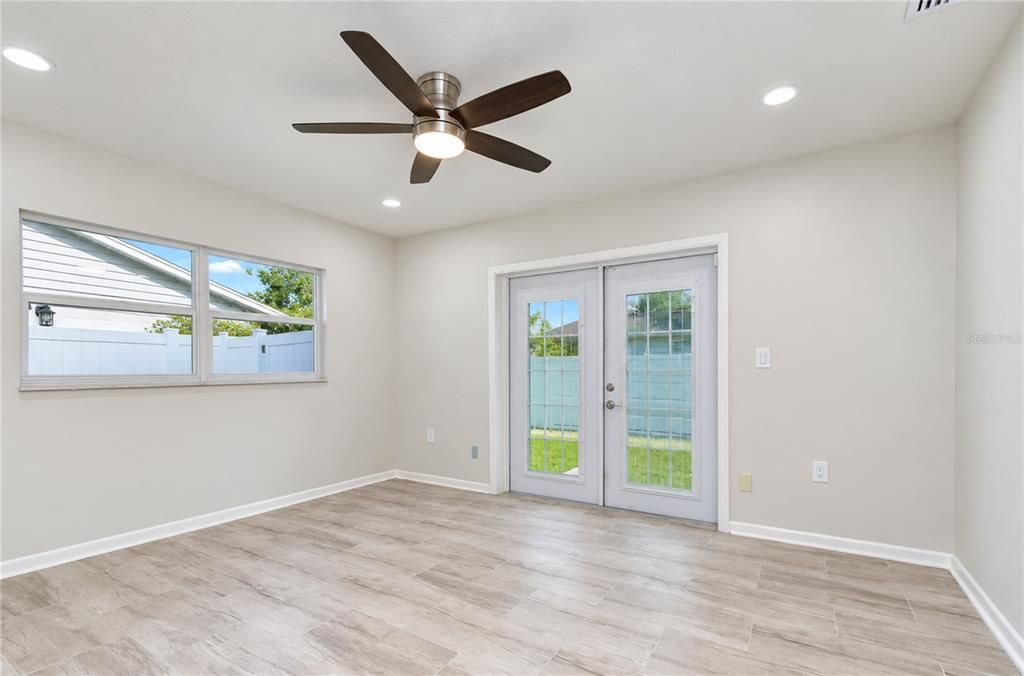 For Sale: $650,000 (5 beds, 2 baths, 2425 Square Feet)