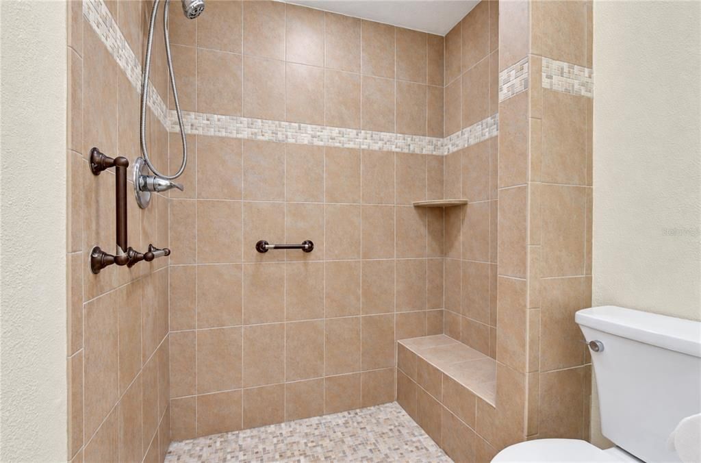 For Sale: $650,000 (5 beds, 2 baths, 2425 Square Feet)