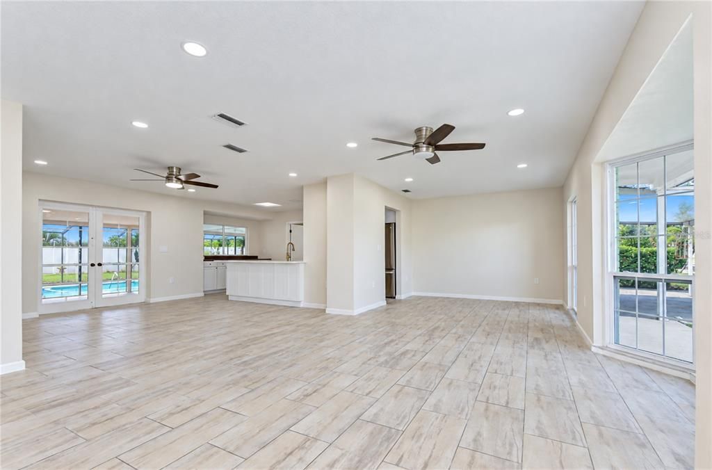 For Sale: $650,000 (5 beds, 2 baths, 2425 Square Feet)