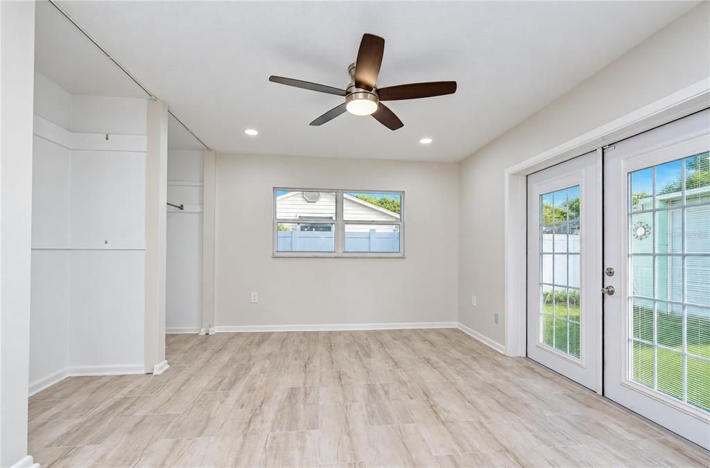 For Sale: $650,000 (5 beds, 2 baths, 2425 Square Feet)