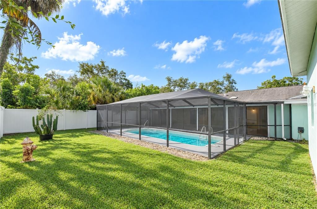 For Sale: $650,000 (5 beds, 2 baths, 2425 Square Feet)