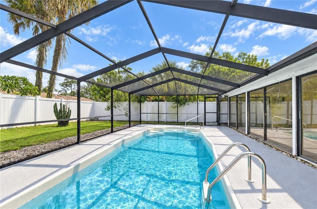 For Sale: $650,000 (5 beds, 2 baths, 2425 Square Feet)