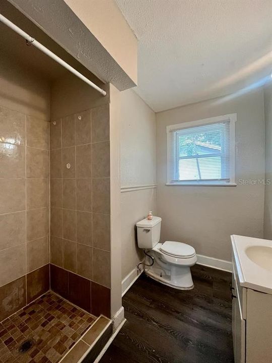 For Rent: $1,645 (2 beds, 1 baths, 672 Square Feet)