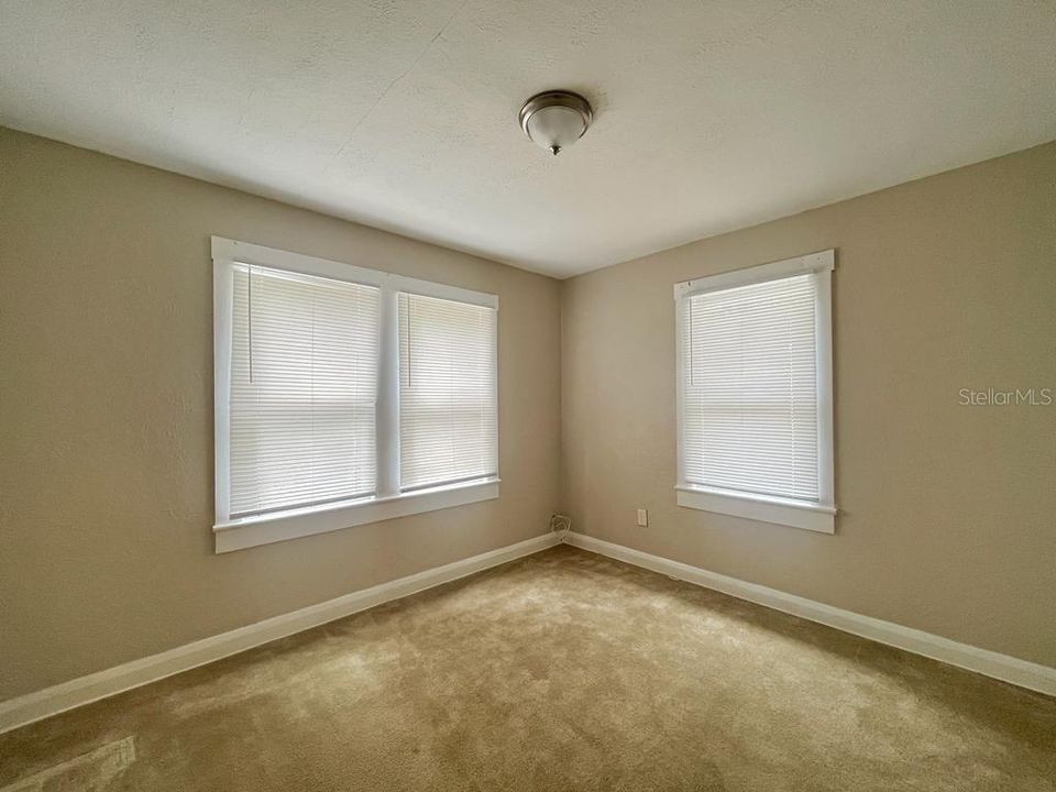 For Rent: $1,645 (2 beds, 1 baths, 672 Square Feet)