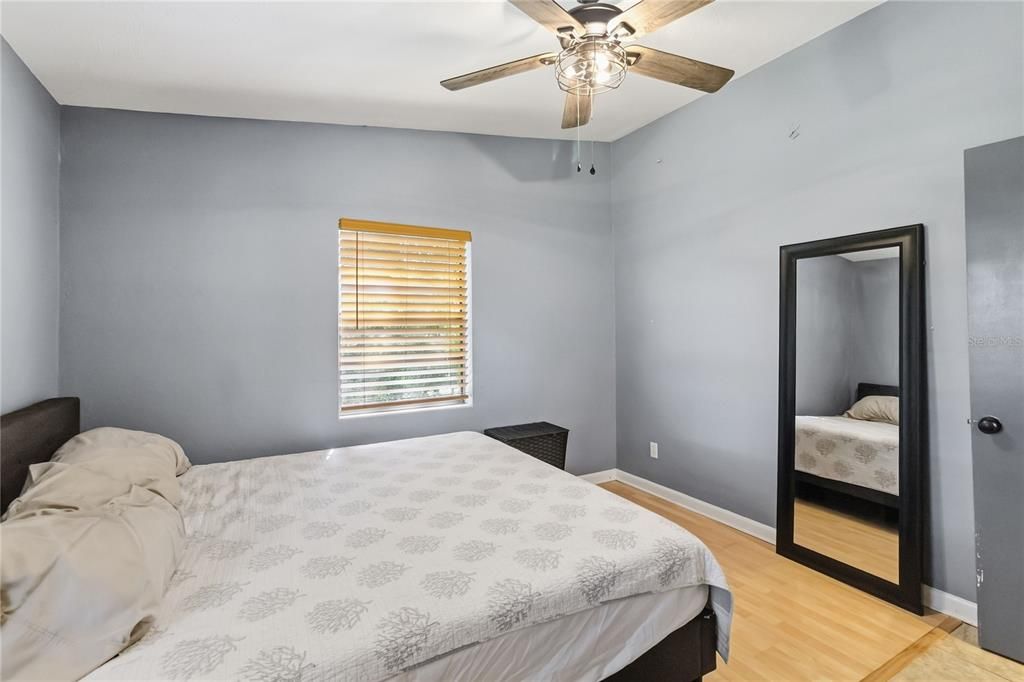 For Sale: $328,800 (3 beds, 1 baths, 1348 Square Feet)