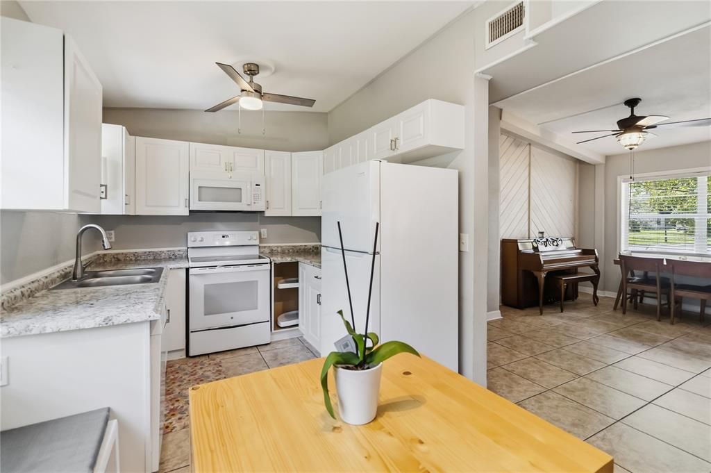 For Sale: $328,800 (3 beds, 1 baths, 1348 Square Feet)