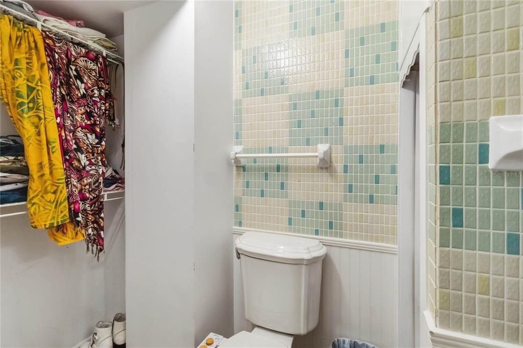 For Sale: $328,800 (3 beds, 1 baths, 1348 Square Feet)