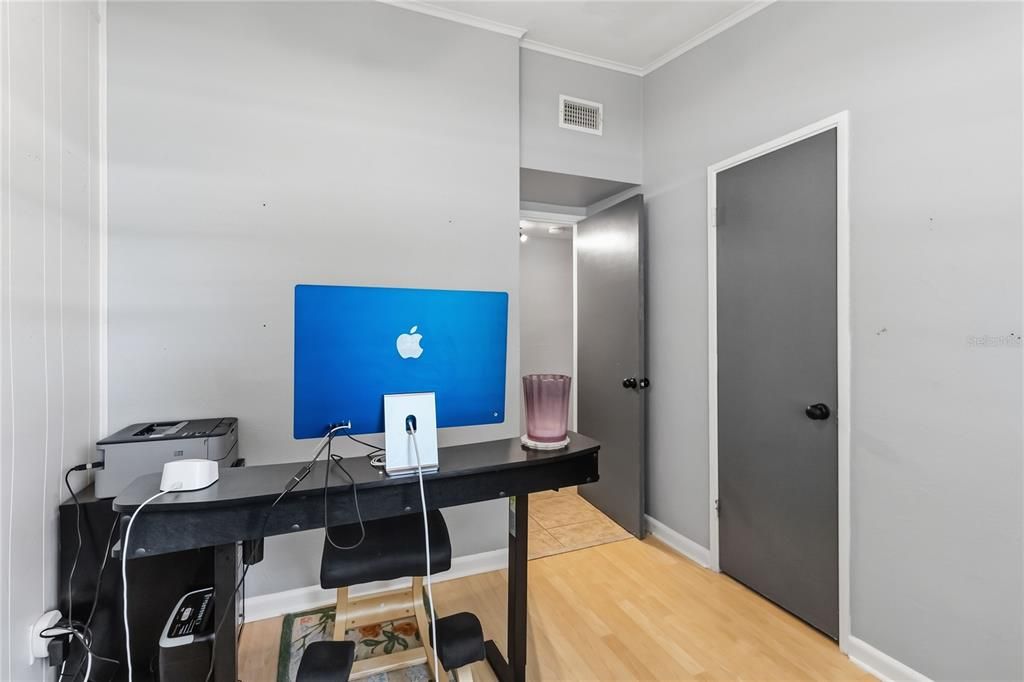 For Sale: $328,800 (3 beds, 1 baths, 1348 Square Feet)