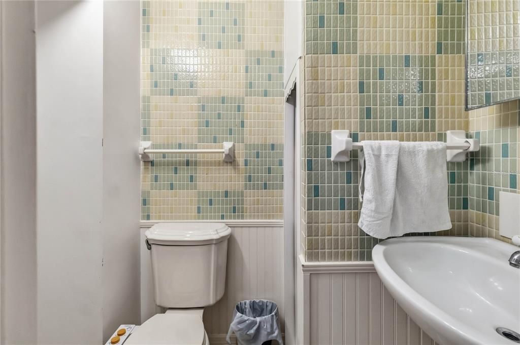 For Sale: $328,800 (3 beds, 1 baths, 1348 Square Feet)