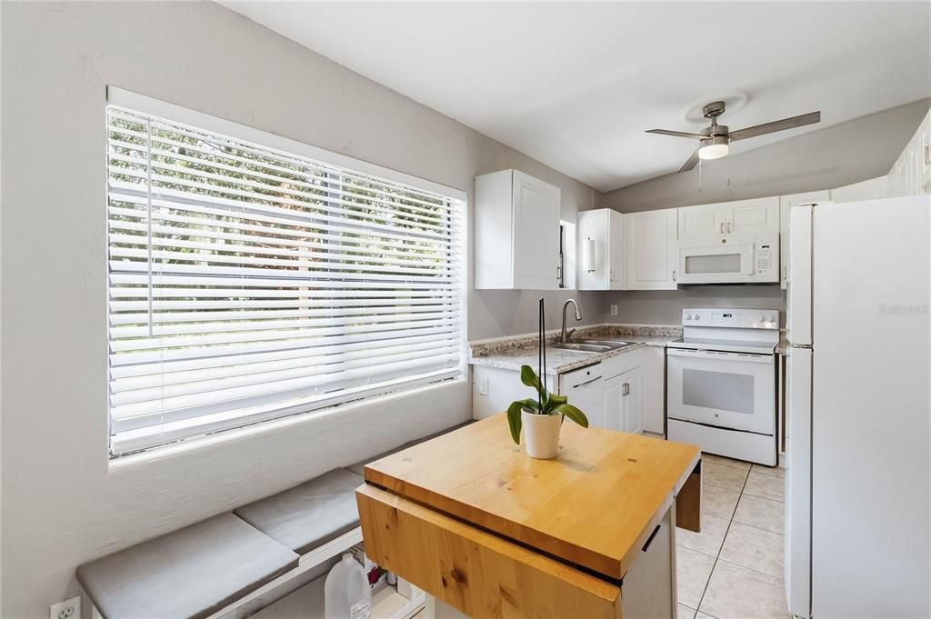 For Sale: $328,800 (3 beds, 1 baths, 1348 Square Feet)