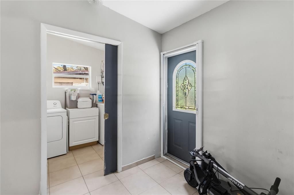 For Sale: $328,800 (3 beds, 1 baths, 1348 Square Feet)