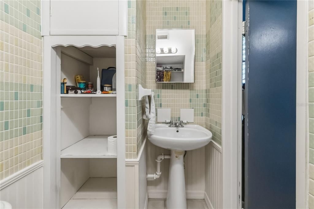 For Sale: $328,800 (3 beds, 1 baths, 1348 Square Feet)