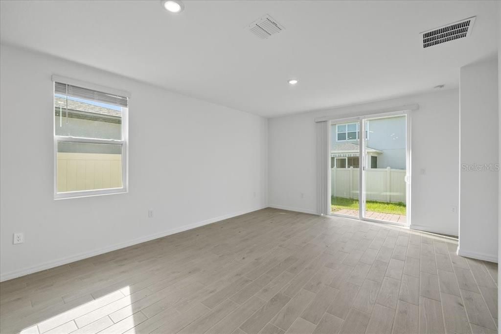 En Renta: $1,795 (3 camas, 2 baños, 1255 Pies cuadrados)