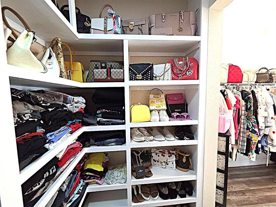 На продажу: $419,900 (4 спален, 2 ванн, 1996 Квадратных фут)