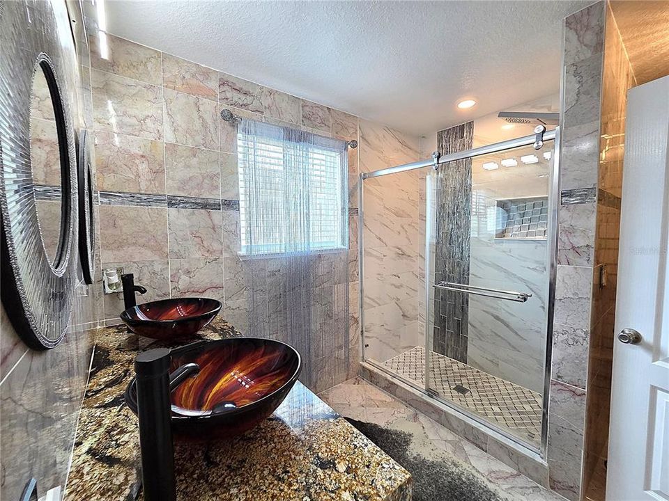 На продажу: $419,900 (4 спален, 2 ванн, 1996 Квадратных фут)