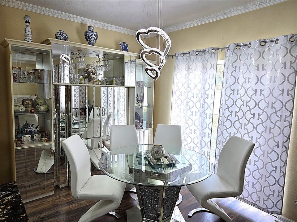 На продажу: $419,900 (4 спален, 2 ванн, 1996 Квадратных фут)