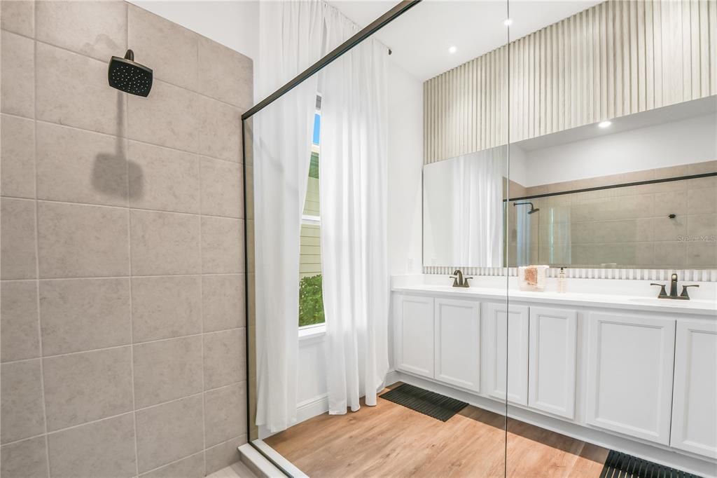 En Renta: $6,900 (5 camas, 4 baños, 3767 Pies cuadrados)