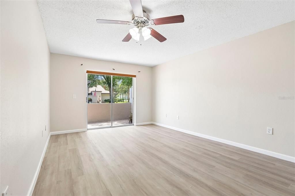 For Sale: $184,900 (2 beds, 2 baths, 1105 Square Feet)