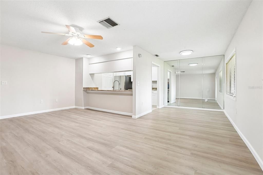 For Sale: $184,900 (2 beds, 2 baths, 1105 Square Feet)