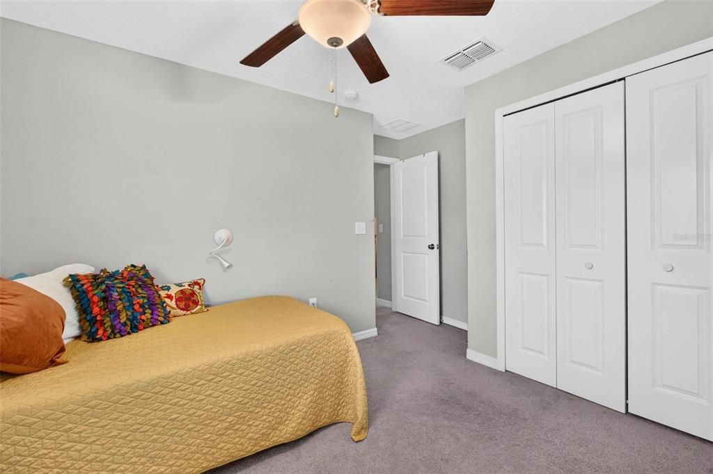 En Venta: $379,000 (4 camas, 2 baños, 1935 Pies cuadrados)