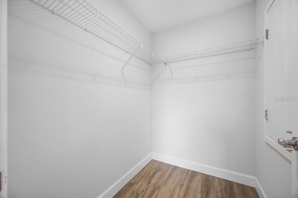 En Venta: $325,000 (4 camas, 2 baños, 1734 Pies cuadrados)