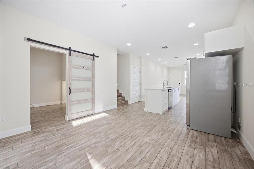En Venta: $325,000 (4 camas, 2 baños, 1734 Pies cuadrados)
