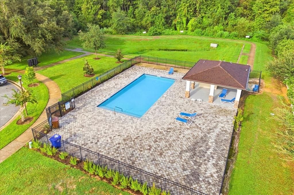 En Venta: $325,000 (4 camas, 2 baños, 1734 Pies cuadrados)