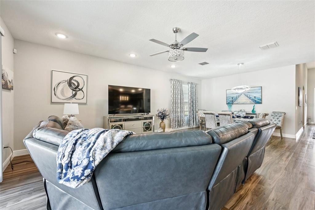 For Sale: $412,900 (4 beds, 3 baths, 2052 Square Feet)