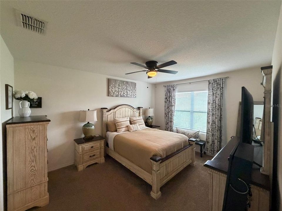 For Sale: $395,000 (4 beds, 2 baths, 1828 Square Feet)