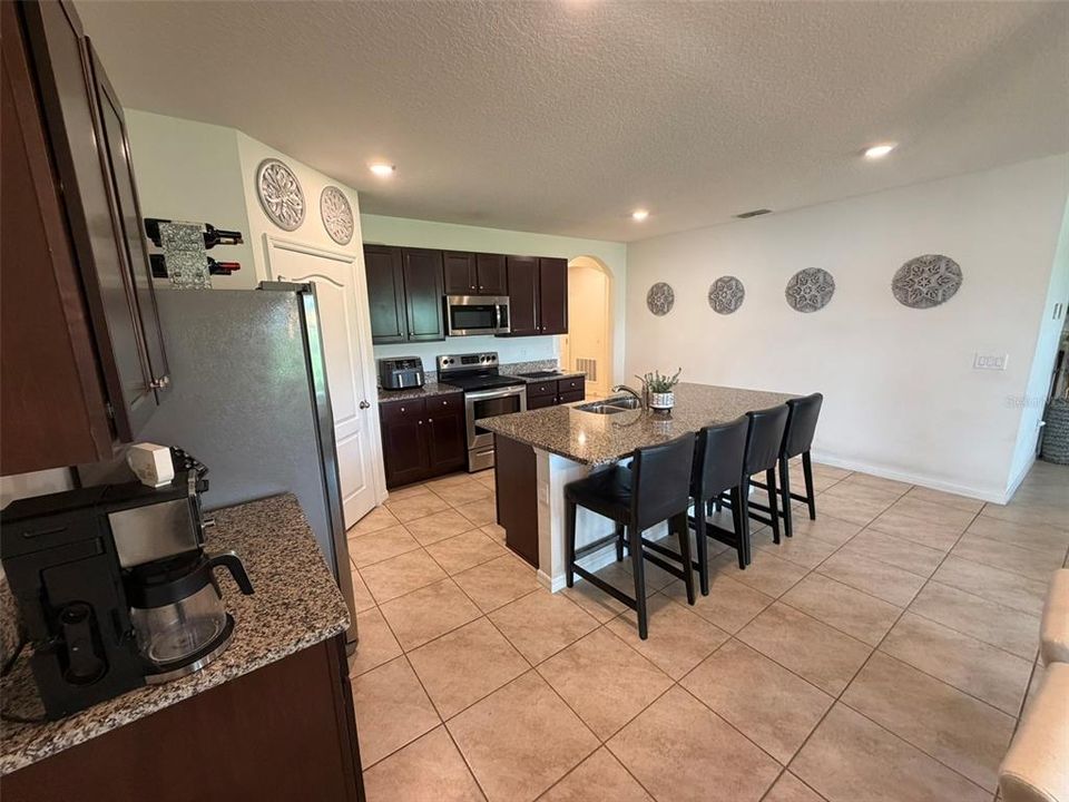 For Sale: $395,000 (4 beds, 2 baths, 1828 Square Feet)