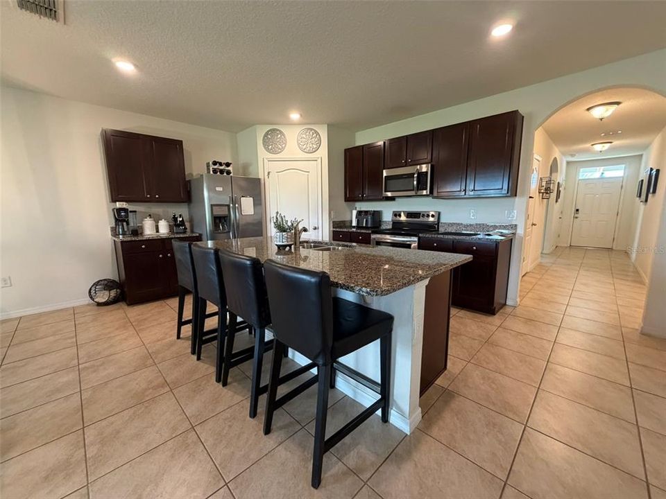 For Sale: $395,000 (4 beds, 2 baths, 1828 Square Feet)