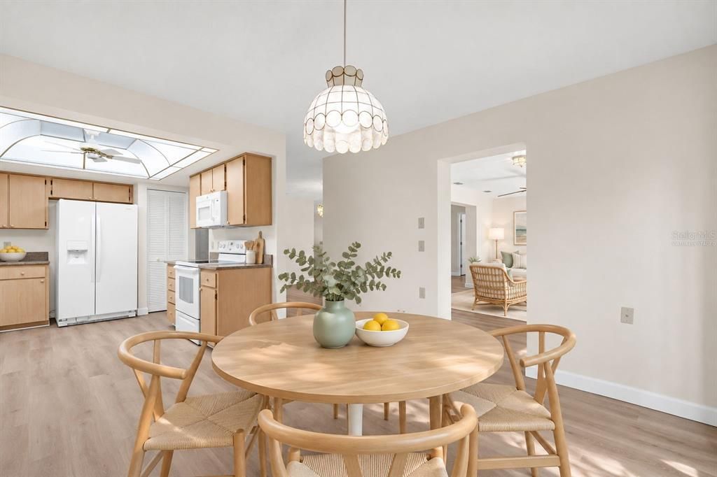 На продажу: $469,900 (3 спален, 2 ванн, 2014 Квадратных фут)