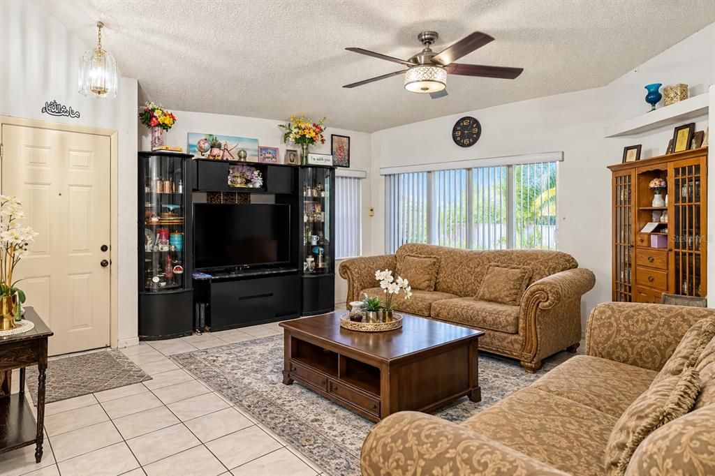 For Sale: $450,000 (2 beds, 2 baths, 1200 Square Feet)