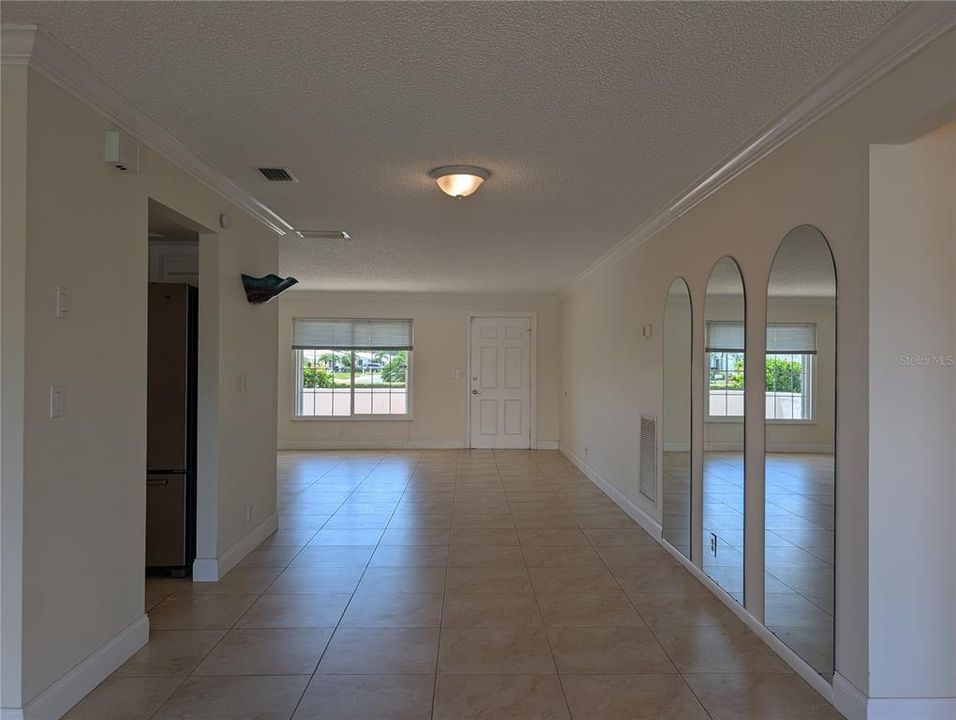 For Sale: $375,000 (2 beds, 2 baths, 1794 Square Feet)