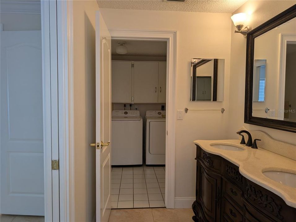 For Sale: $375,000 (2 beds, 2 baths, 1794 Square Feet)