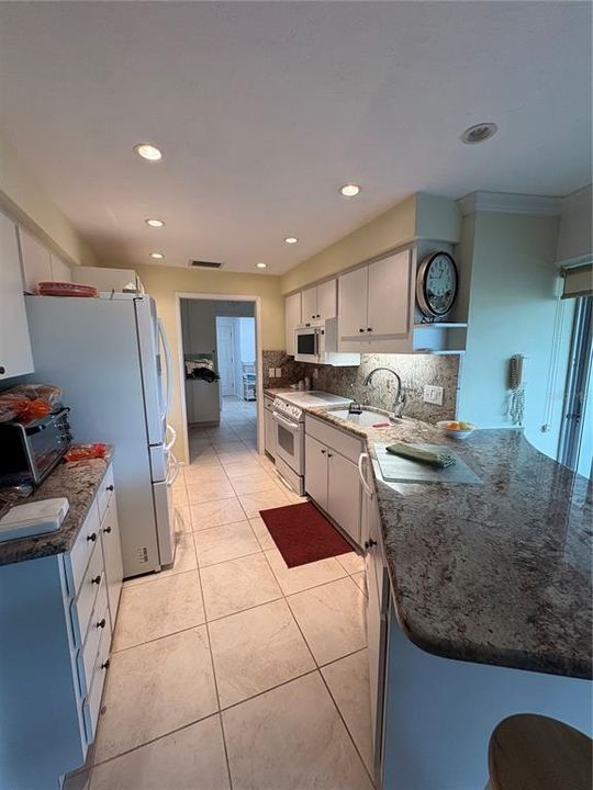 For Sale: $499,000 (3 beds, 3 baths, 2367 Square Feet)
