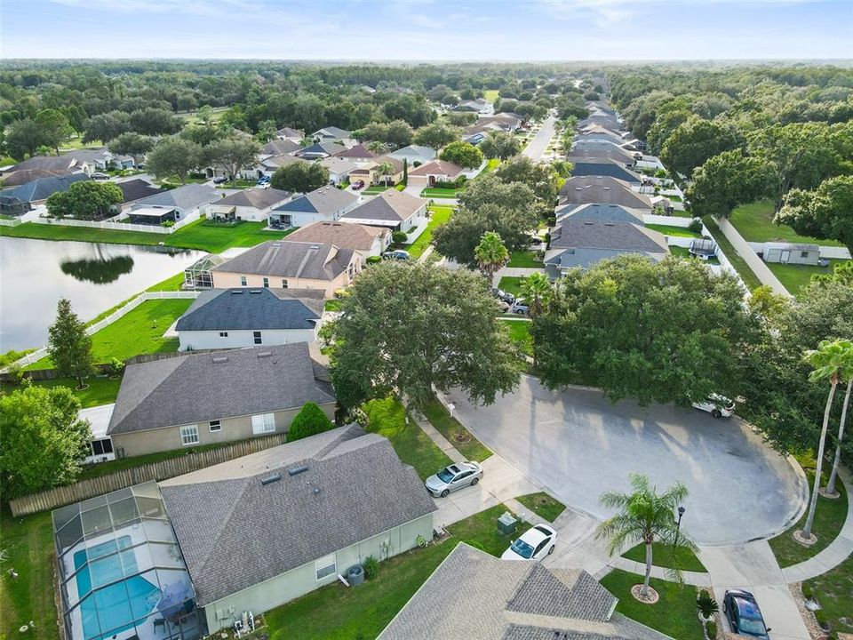 For Rent: $2,650 (4 beds, 2 baths, 1956 Square Feet)